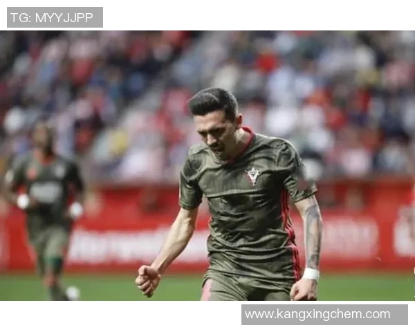 广州足球队在大师赛积分榜上以86分稳居第一名展现强劲实力