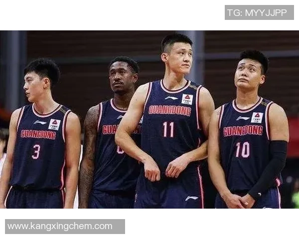 广州篮球队的默契配合与战术分析探讨